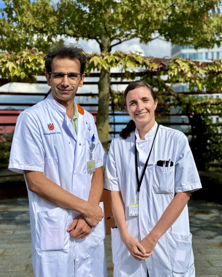 Hematoloog en PhD-student Lisa Dovern en hematoloog Erfan Nur (Amsterdam UMC)